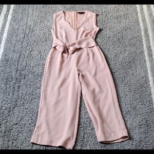 EUC ❤️ Tahari Jumpsuit